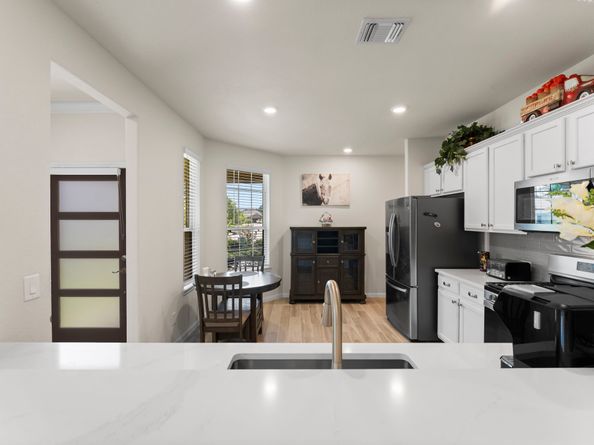 265 Flaxen Chestnut, The Woodlands TX 77382