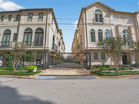2624 Helena Street, Houston TX 77006