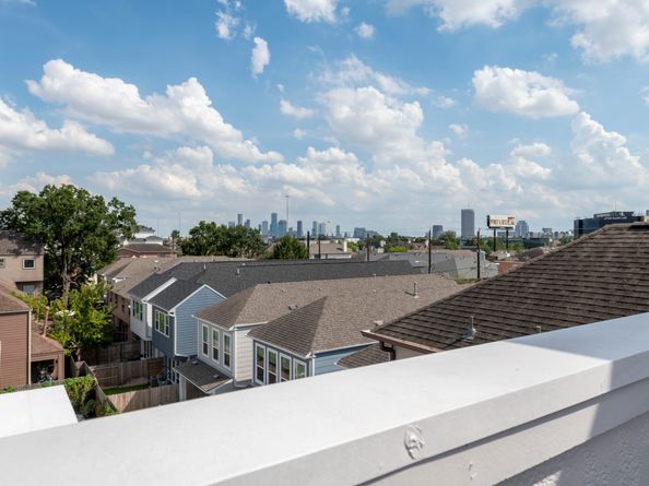 5241 Darling Street, Houston TX 77007