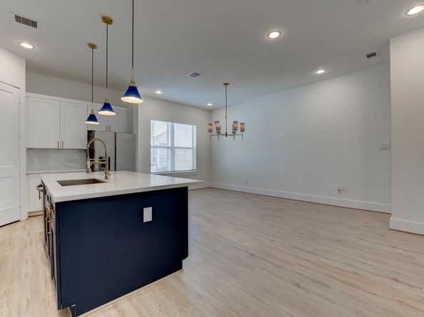 5241 Darling Street, Houston TX 77007