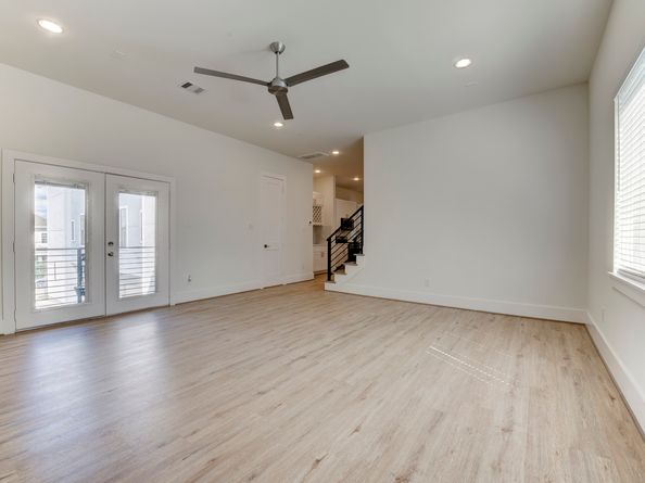 5241 Darling Street, Houston TX 77007