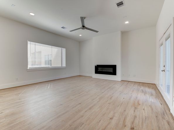 5241 Darling Street, Houston TX 77007