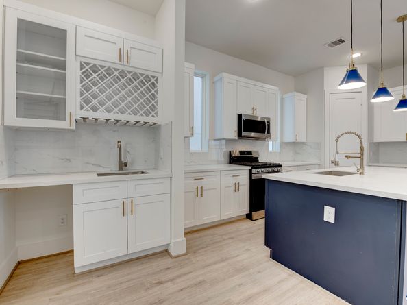 5241 Darling Street, Houston TX 77007