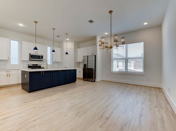 5241 Darling Street, Houston TX 77007