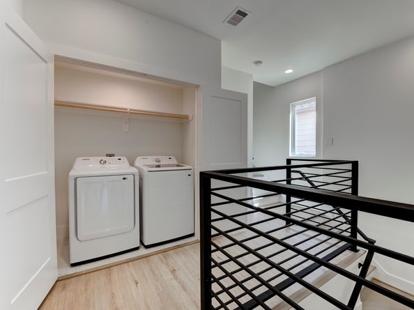 5241 Darling Street, Houston TX 77007