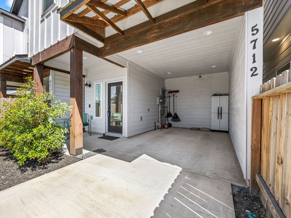 5712 Elysian Street, Houston TX 77009