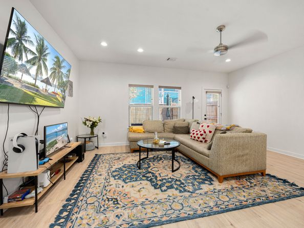 5712 Elysian Street, Houston TX 77009