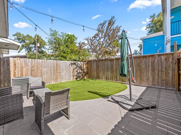 5712 Elysian Street, Houston TX 77009