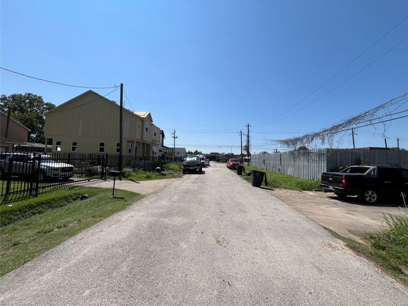 2315 Langley Road, Houston TX 77093