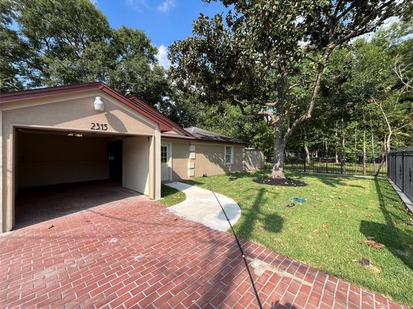 2315 Langley Road, Houston TX 77093