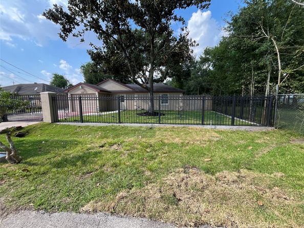 2315 Langley Road, Houston TX 77093