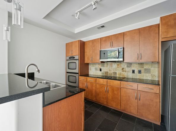 1901 Post Oak Boulevard 306, Houston TX 77056