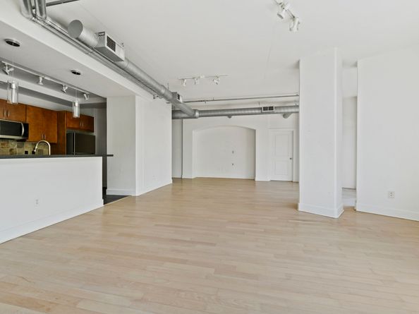 1901 Post Oak Boulevard 306, Houston TX 77056