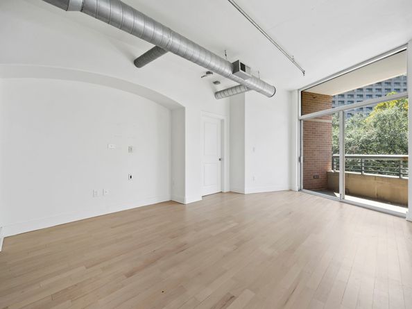 1901 Post Oak Boulevard 306, Houston TX 77056