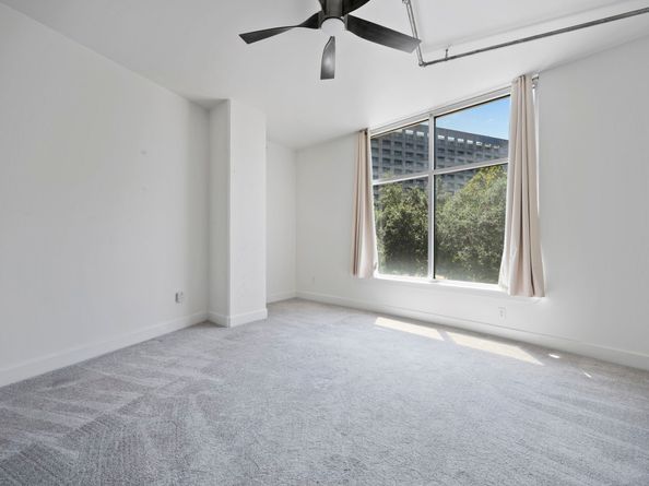 1901 Post Oak Boulevard 306, Houston TX 77056