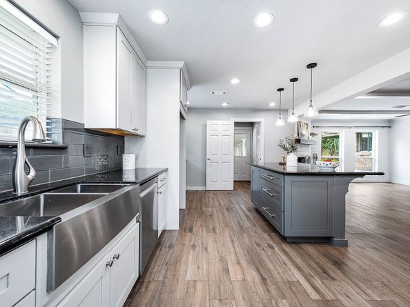 6030 Warm Springs Road, Houston TX 77035