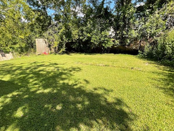 305 Burr Street, Houston TX 77011