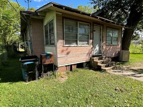 305 Burr Street, Houston TX 77011