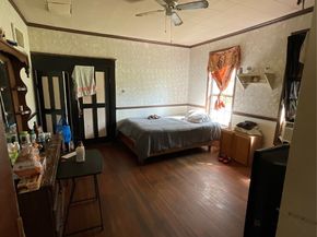 305 Burr Street, Houston TX 77011