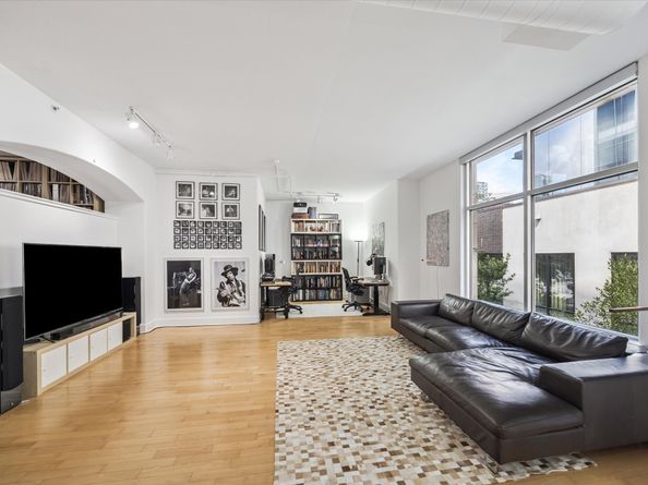 1901 Post Oak Boulevard 204, Houston TX 77056