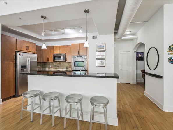 1901 Post Oak Boulevard 204, Houston TX 77056