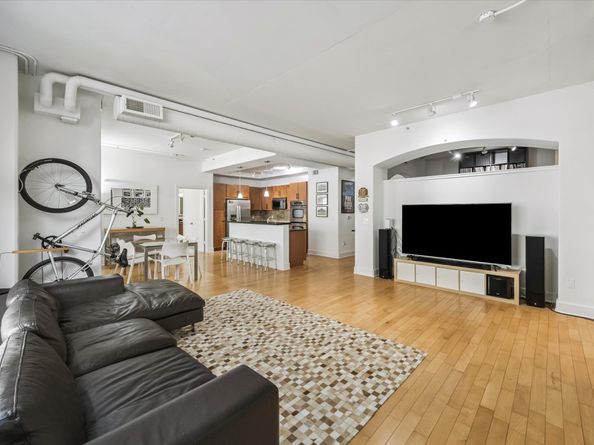 1901 Post Oak Boulevard 204, Houston TX 77056