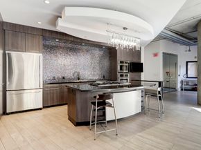 1901 Post Oak Boulevard 204, Houston TX 77056