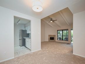 5711 Sugar Hill Drive 100, Houston TX 77057