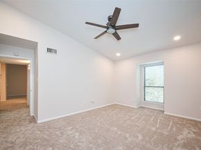 5711 Sugar Hill Drive 100, Houston TX 77057