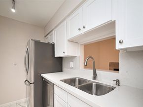 5711 Sugar Hill Drive 100, Houston TX 77057