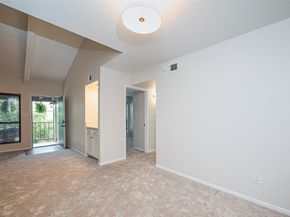 5711 Sugar Hill Drive 100, Houston TX 77057