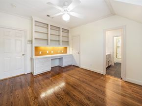 2 Soldiers Creek Circle, Hunters Creek Village TX 77024