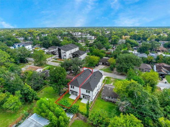 7012 Saint Augustine Street, Houston TX 77021