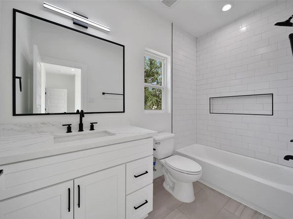 7012 Saint Augustine Street, Houston TX 77021