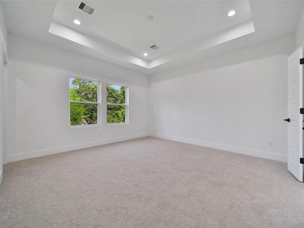 7012 Saint Augustine Street, Houston TX 77021