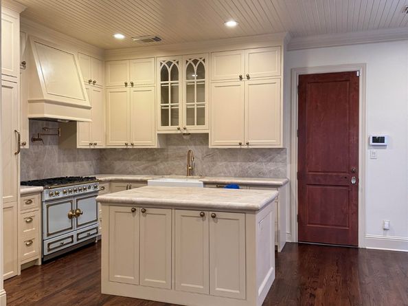 5124 Chevy Chase Drive, Houston TX 77056