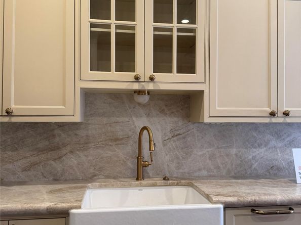 5124 Chevy Chase Drive, Houston TX 77056