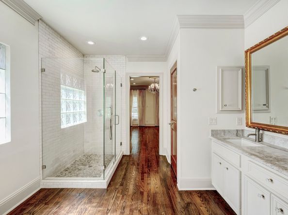 5124 Chevy Chase Drive, Houston TX 77056