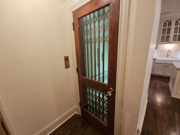 5124 Chevy Chase Drive, Houston TX 77056