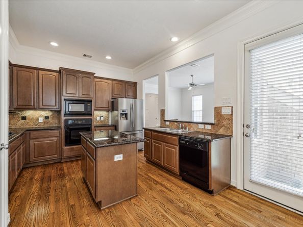 3203 HOLLY PATH Drive, Houston TX 77042