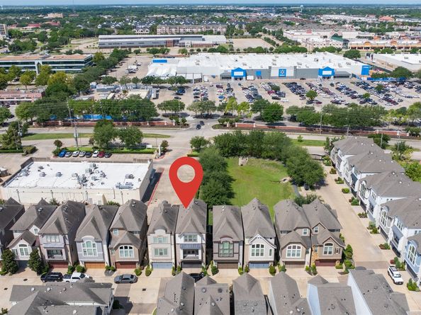 2710 Church Wood Dr, Houston TX 77082