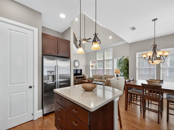 940 W 24th Street, Houston TX 77008