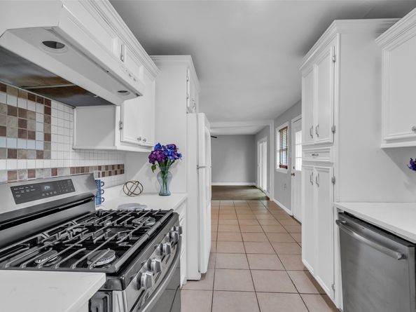 13206 Hollypark Drive, Houston TX 77015