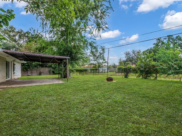 13206 Hollypark Drive, Houston TX 77015