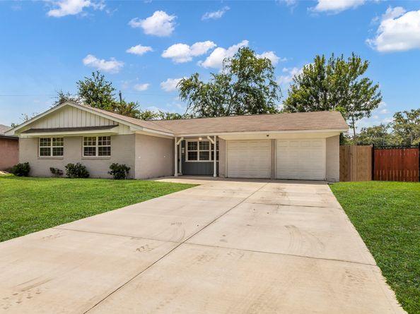 13206 Hollypark Drive, Houston TX 77015