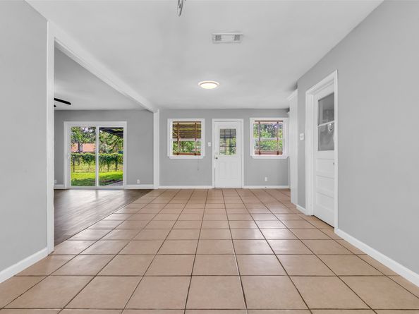 13206 Hollypark Drive, Houston TX 77015