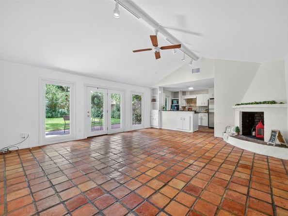 6003 Benning Drive, Houston TX 77096