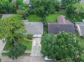 6003 Benning Drive, Houston TX 77096