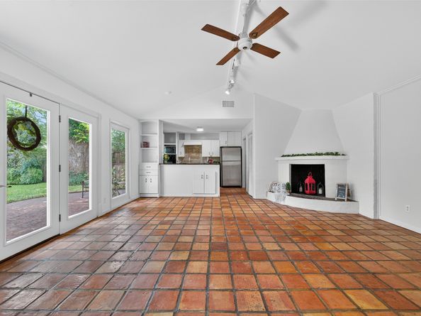 6003 Benning Drive, Houston TX 77096