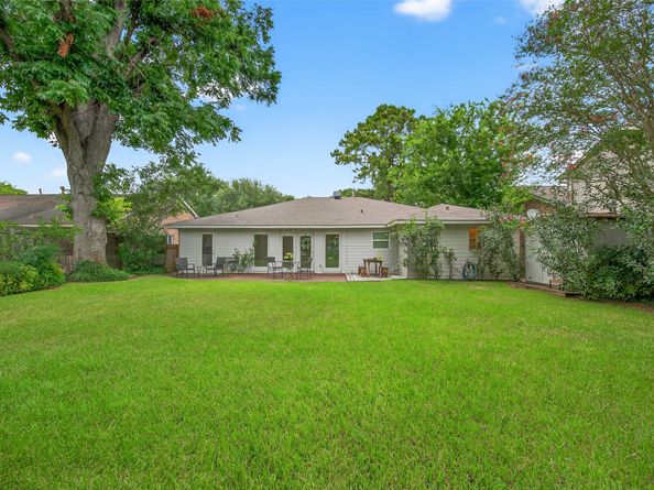 6003 Benning Drive, Houston TX 77096